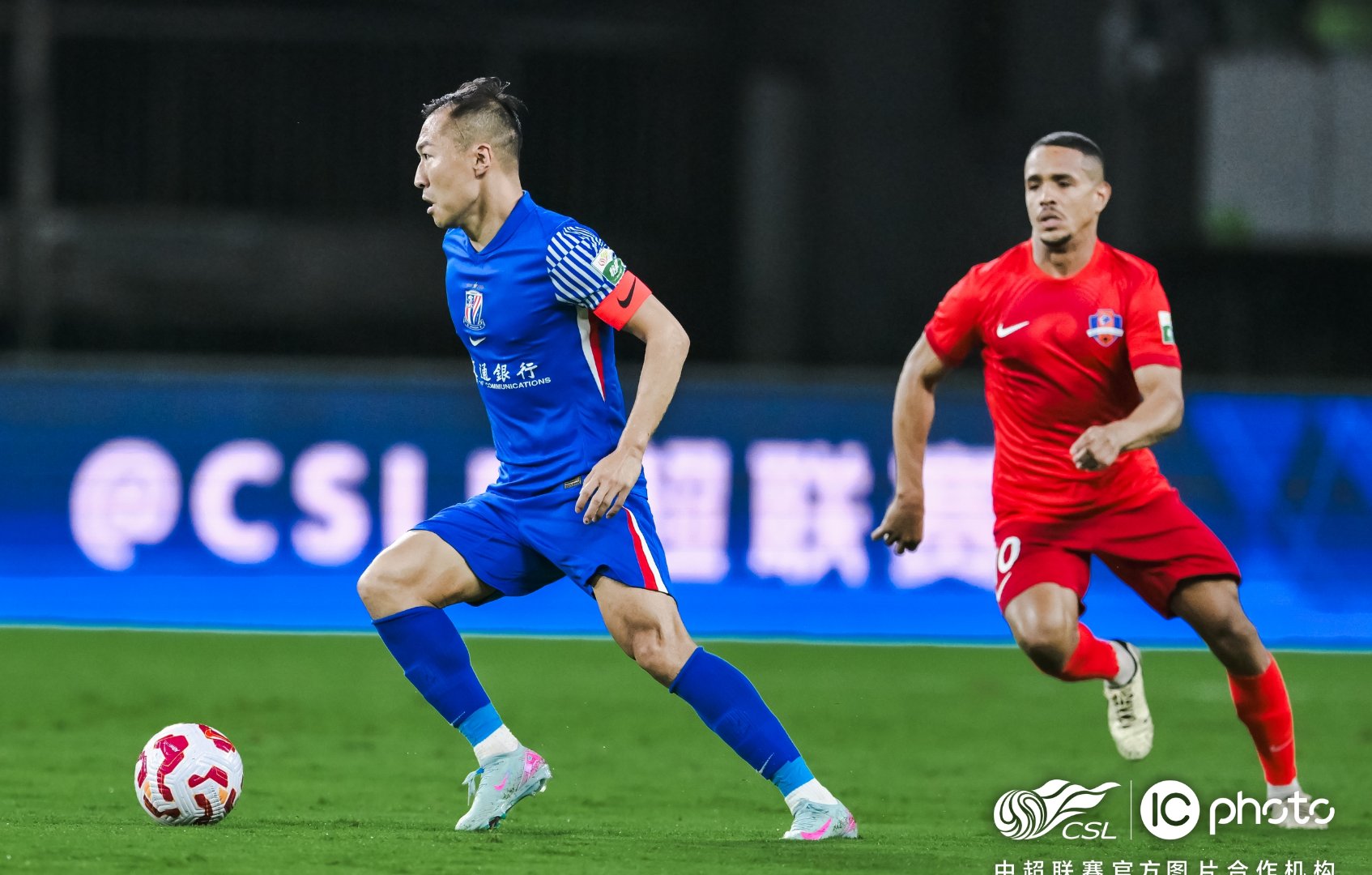 关于欧预赛实战如期展开，球员投入热情的信息