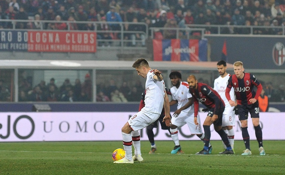 包含AC米兰战平，积分榜稍显不利的词条