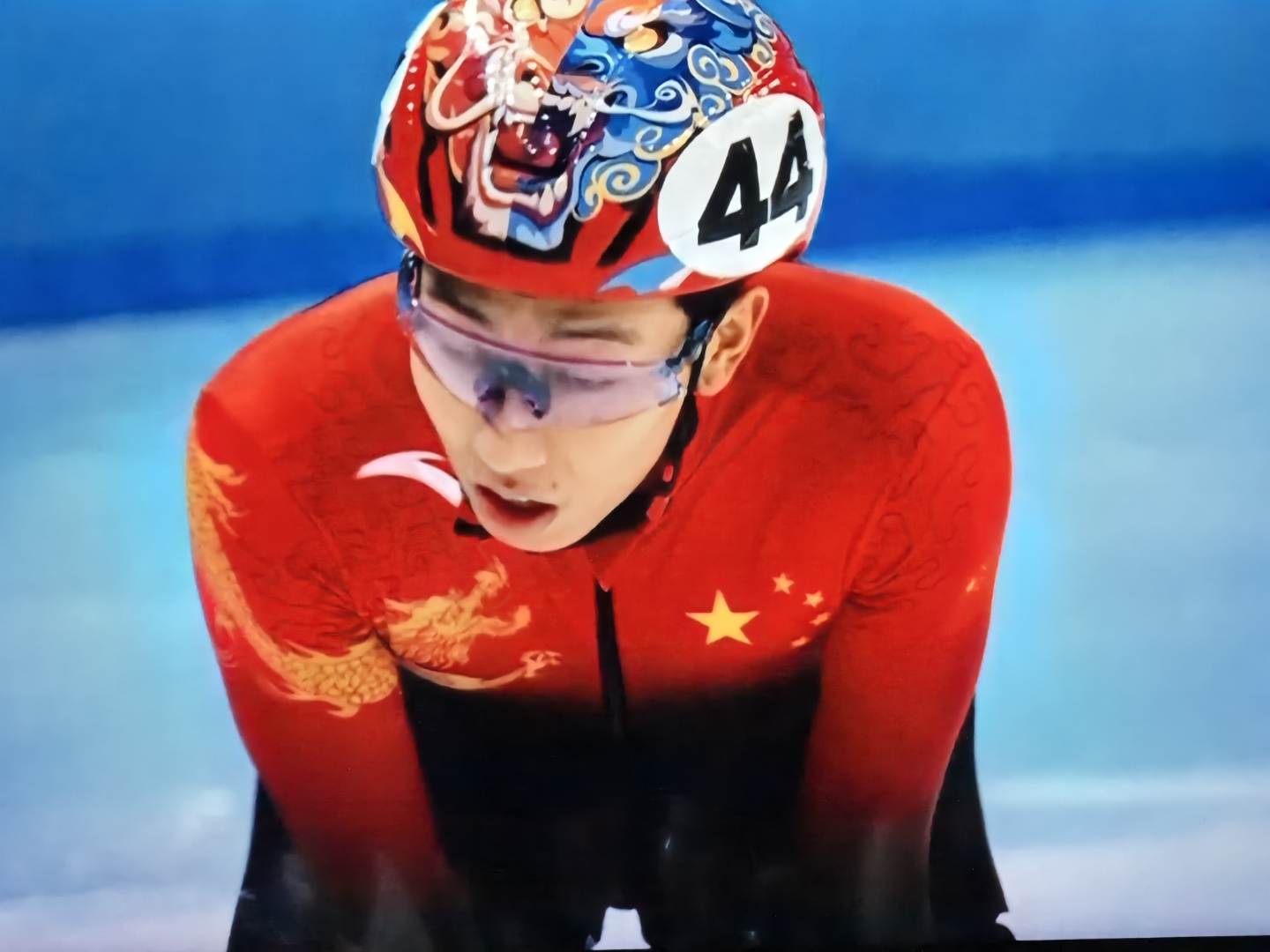 巴拿马选手在滑雪项目中勇夺金牌，获得赞誉