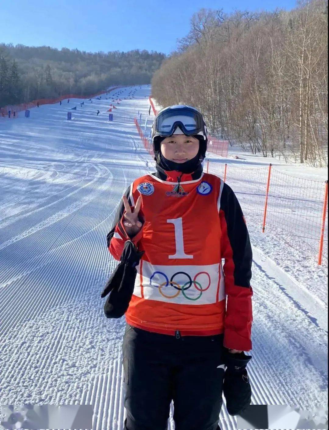 巴拿马选手在滑雪项目中勇夺金牌，获得赞誉