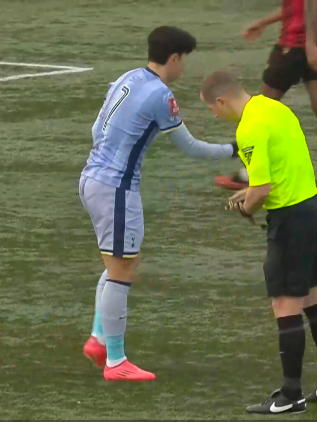 曼联客场挑战托特纳姆，争夺宝贵三分