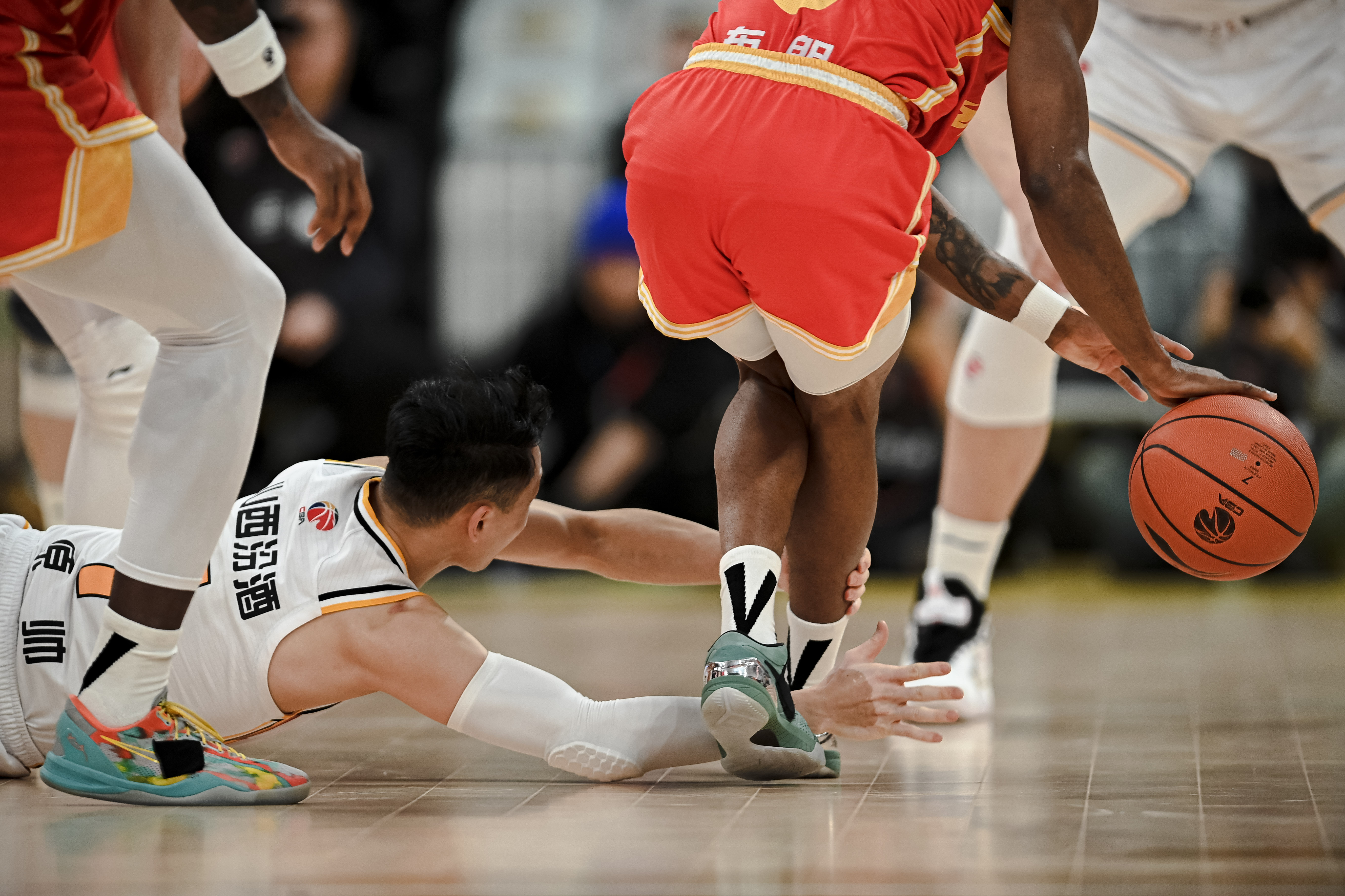 国内篮球赛事推迟举办，球员展开线上训练的简单介绍