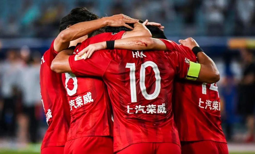 势均力敌：洲际强队勇夺荣誉的简单介绍