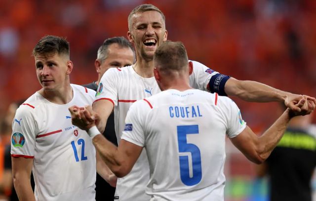 包含波黑挑战摩尔多瓦，谁能够在赛场上占据上风的词条