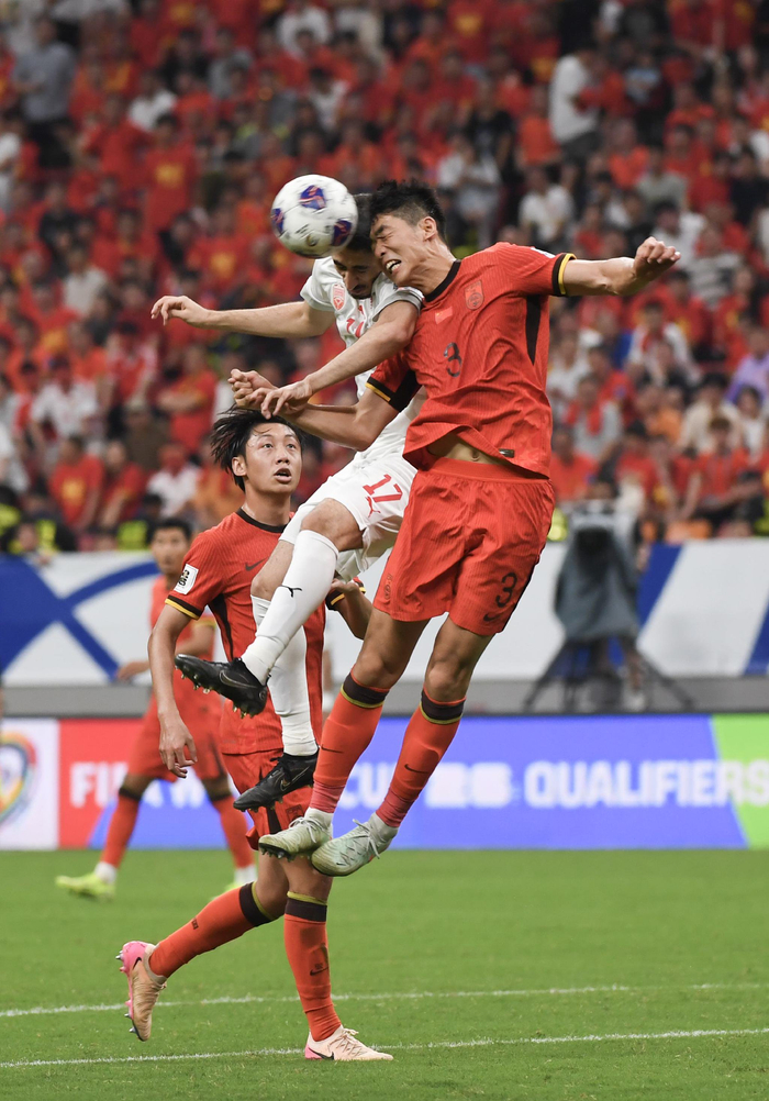 关于世界级足球对决：中国队迎来紧张比赛的信息