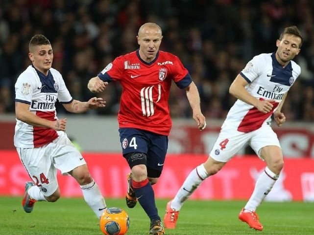 包含里尔一鼓作气，稳坐法甲前四的词条