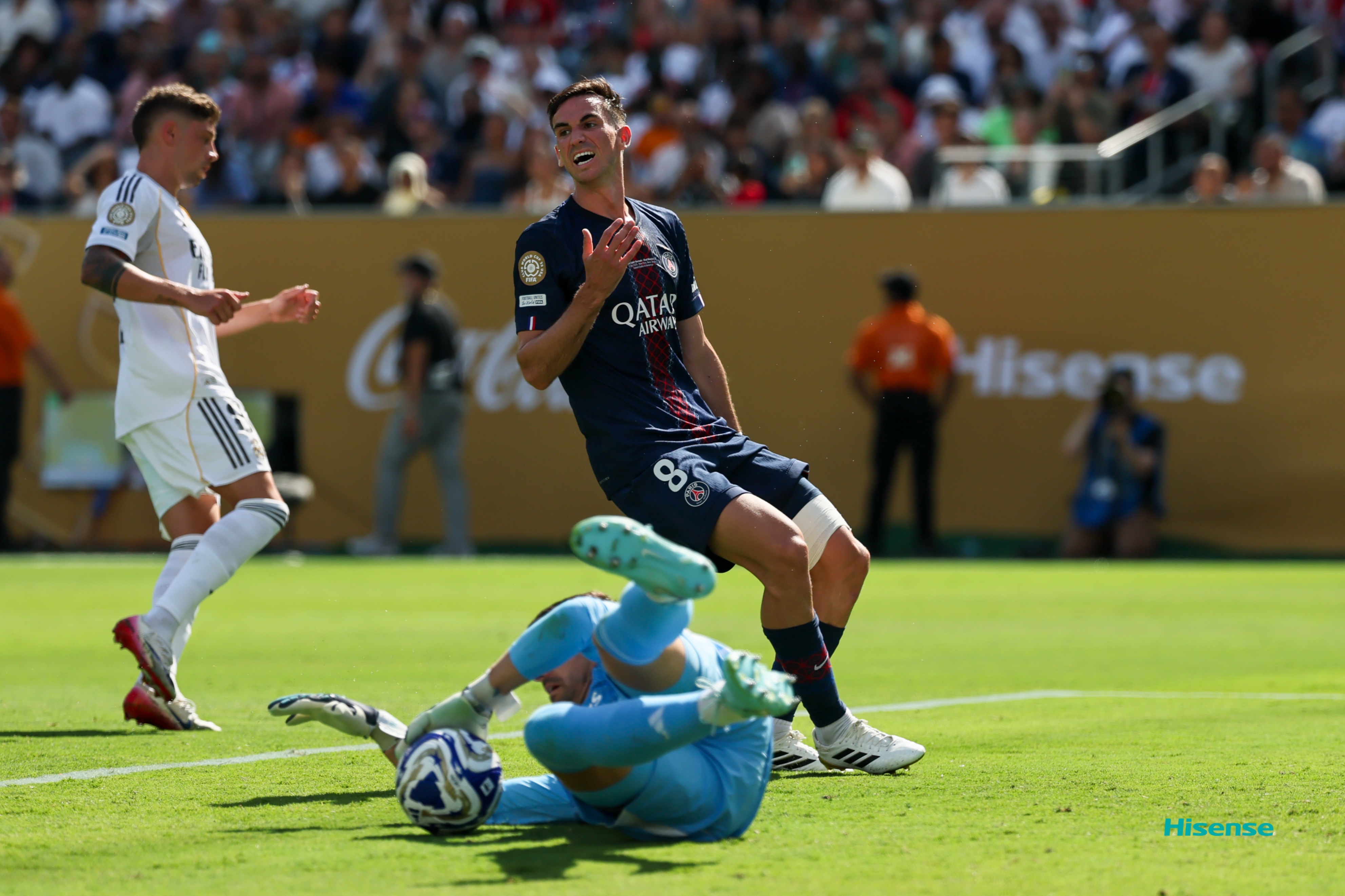 尤文图斯险胜巴黎，挺进欧冠四强的简单介绍