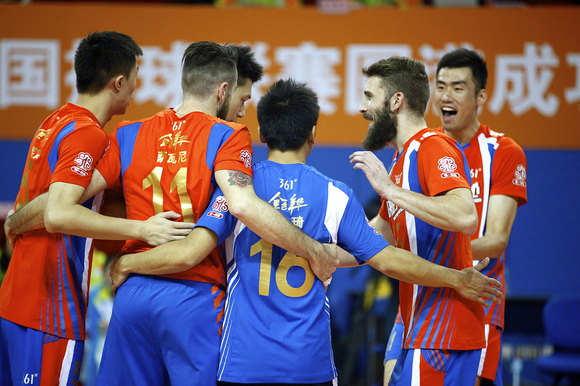 上海队成功防守，战胜强大对手