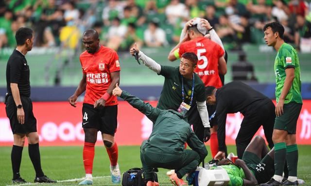 包含国安客场逆转长春亚泰，积分榜上升的词条