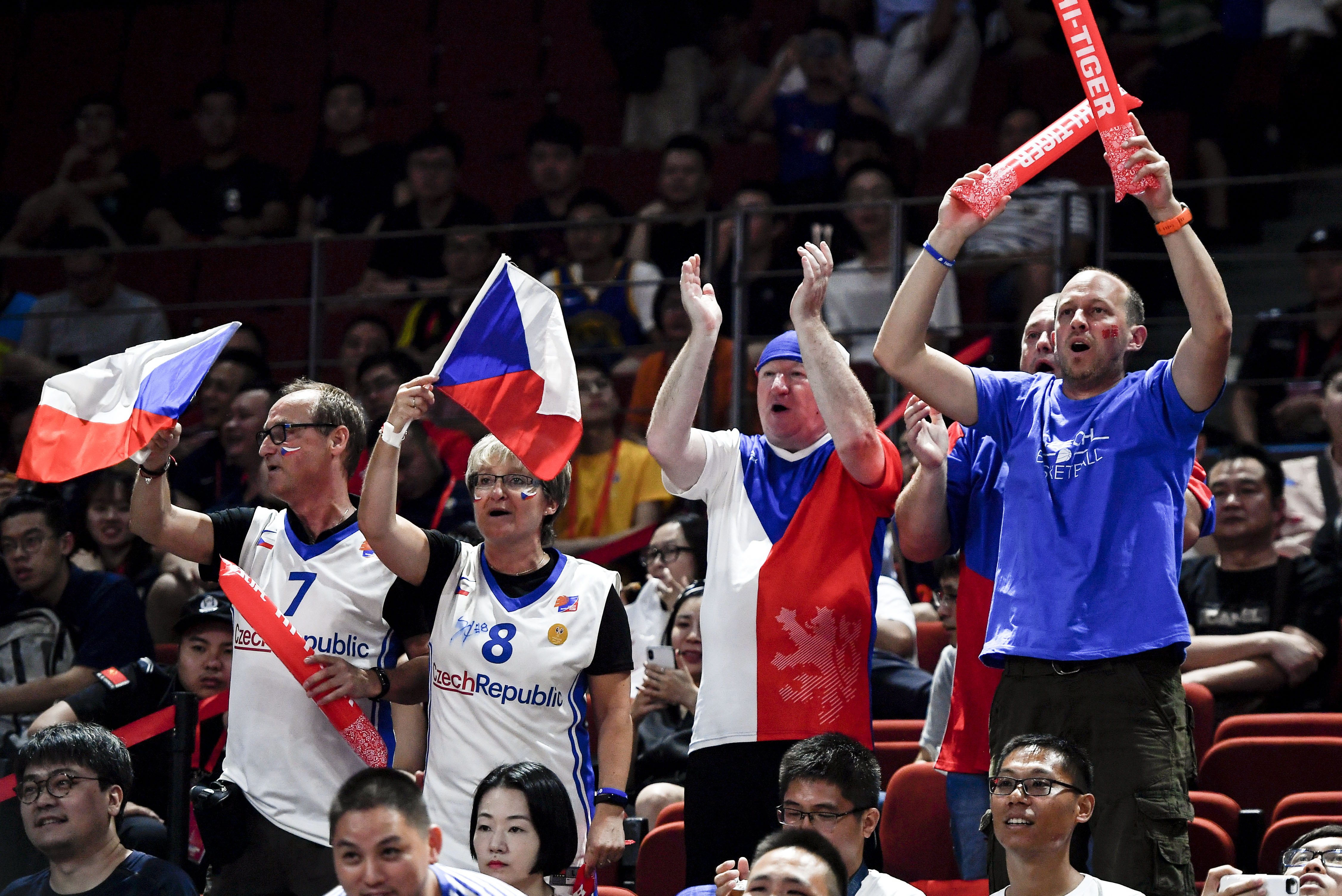 关于捷克篮球巅峰对决实力碾压夺取冠军的信息