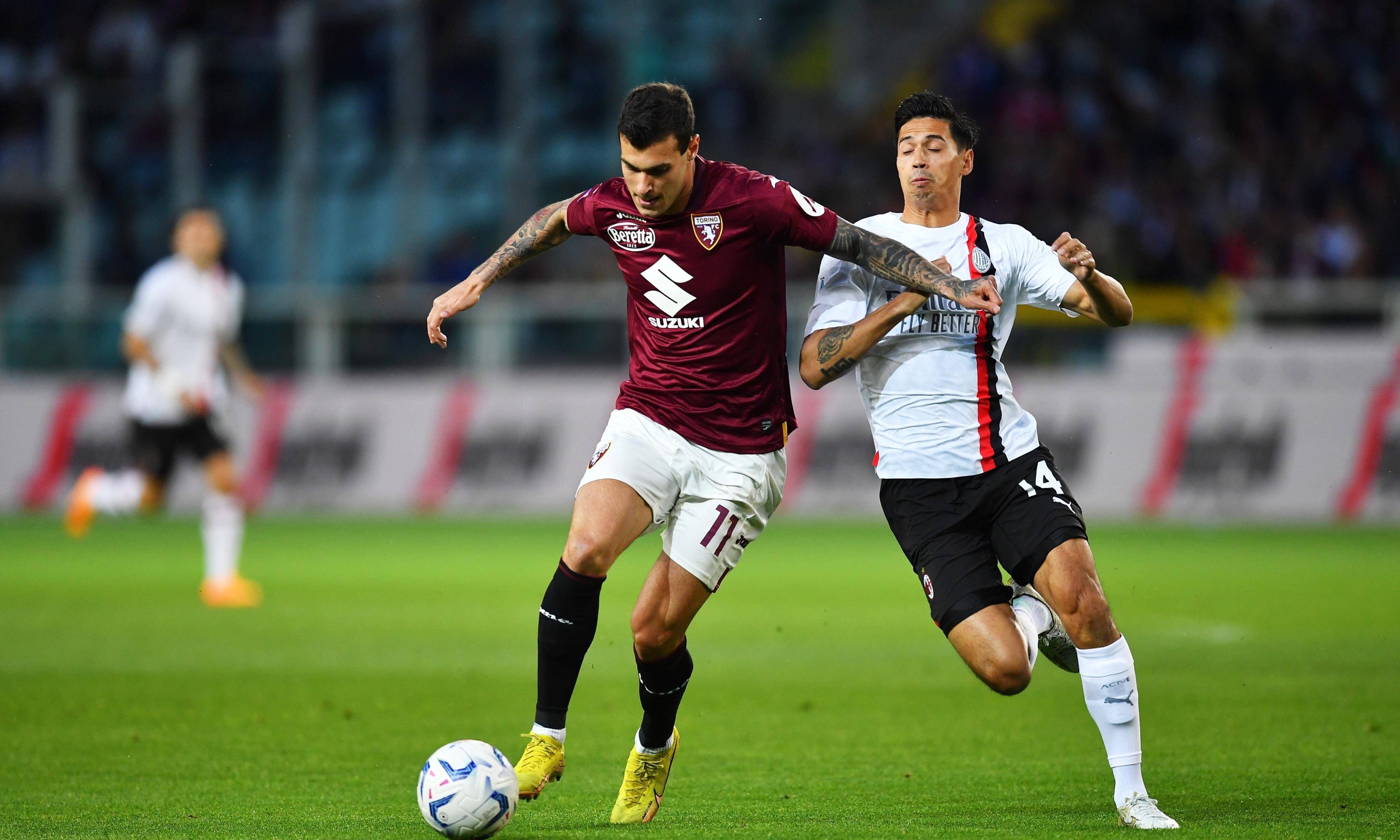 球队实力悬殊影响比赛结果，比分悬念逐渐减弱