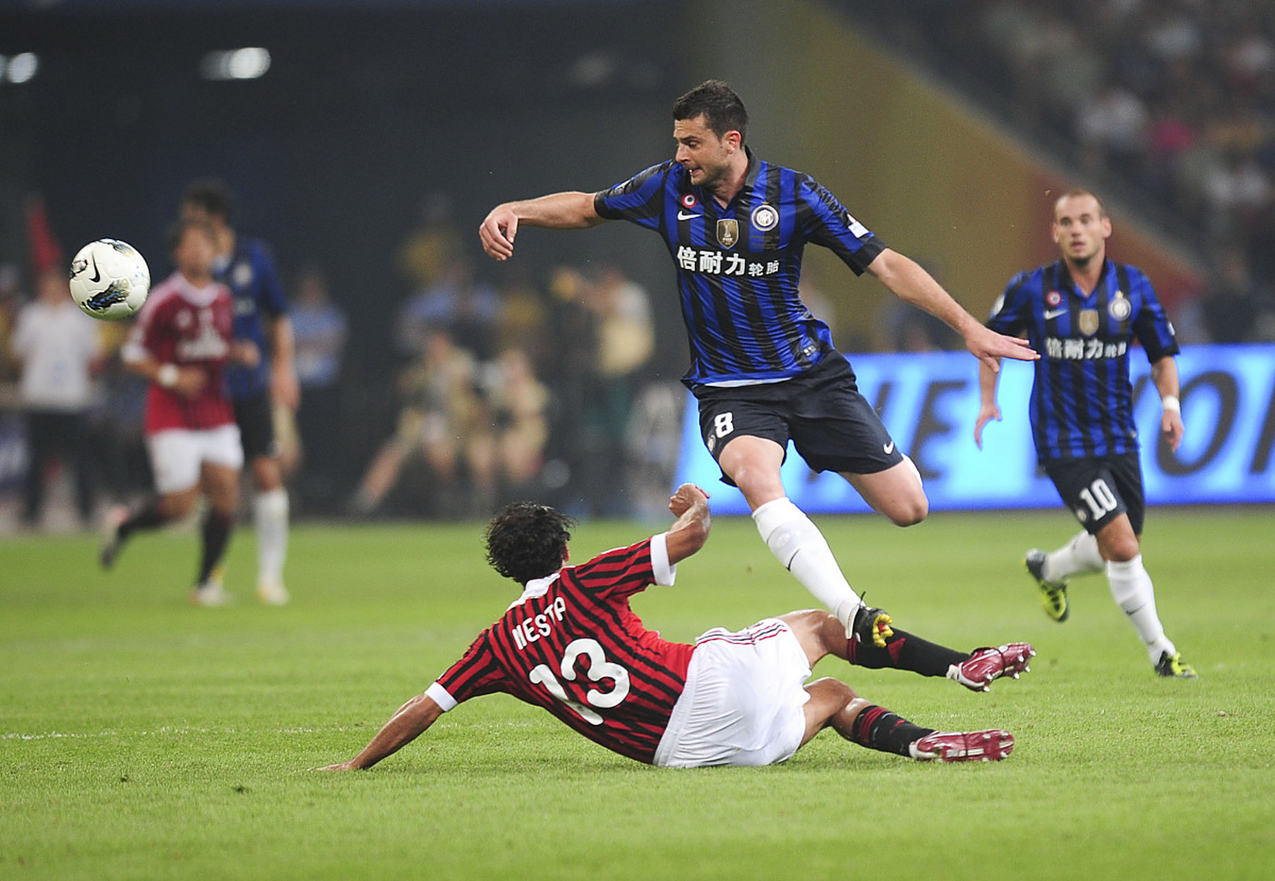 意甲联赛中球队交锋激烈，精彩纷呈的简单介绍