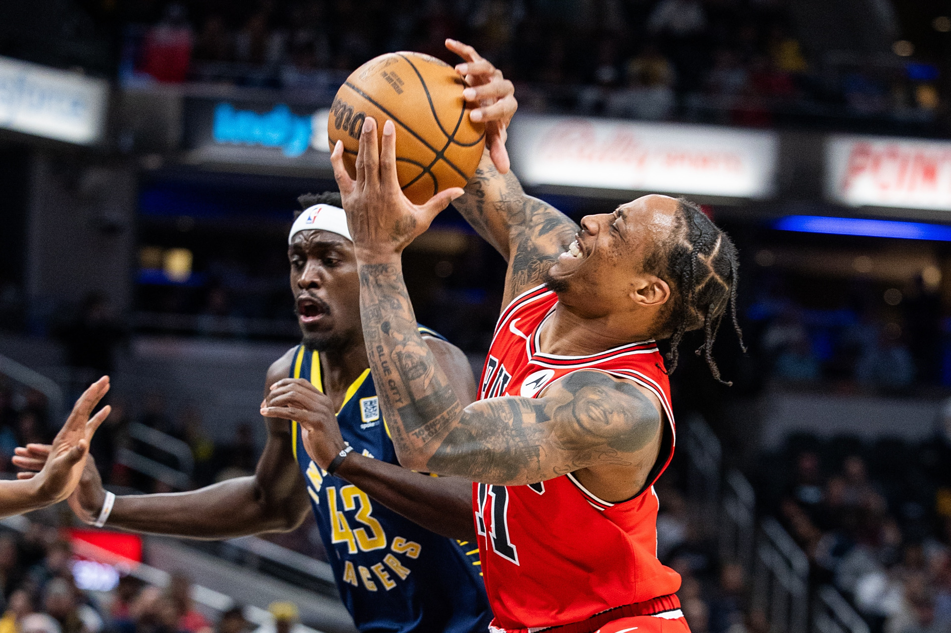 马刺击败黄蜂，德罗赞砍下多分