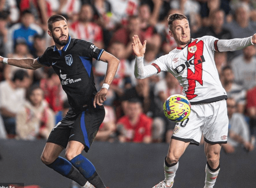 关于塞维利亚战平比利亚雷亚尔；巴列卡诺被塞尔塔逼平的信息