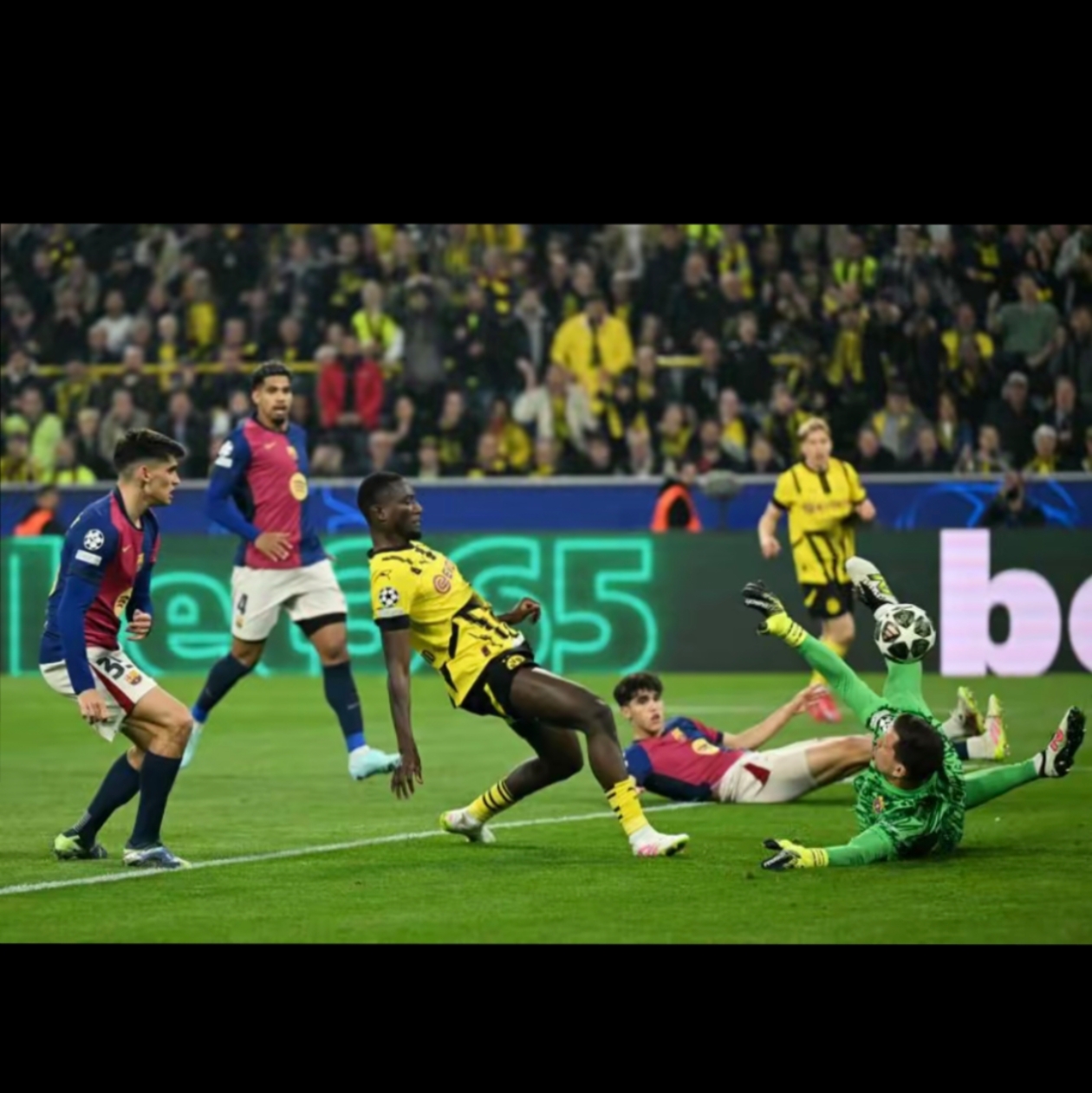 拉齐奥连扳两轮，争夺欧冠资格激烈的简单介绍