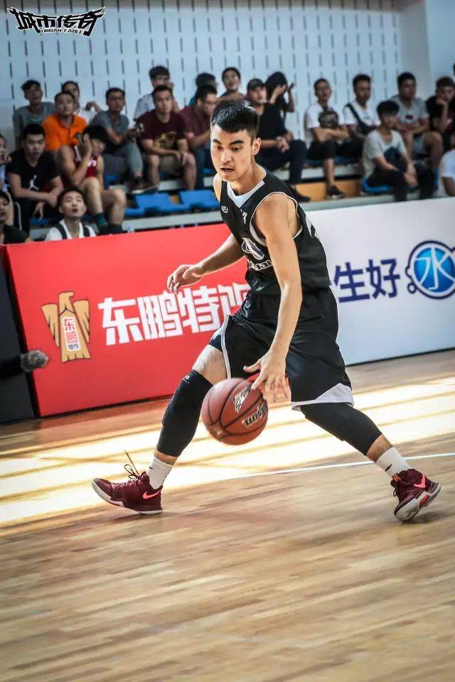 包含冠军连下三城，稳坐金牌宝座的词条