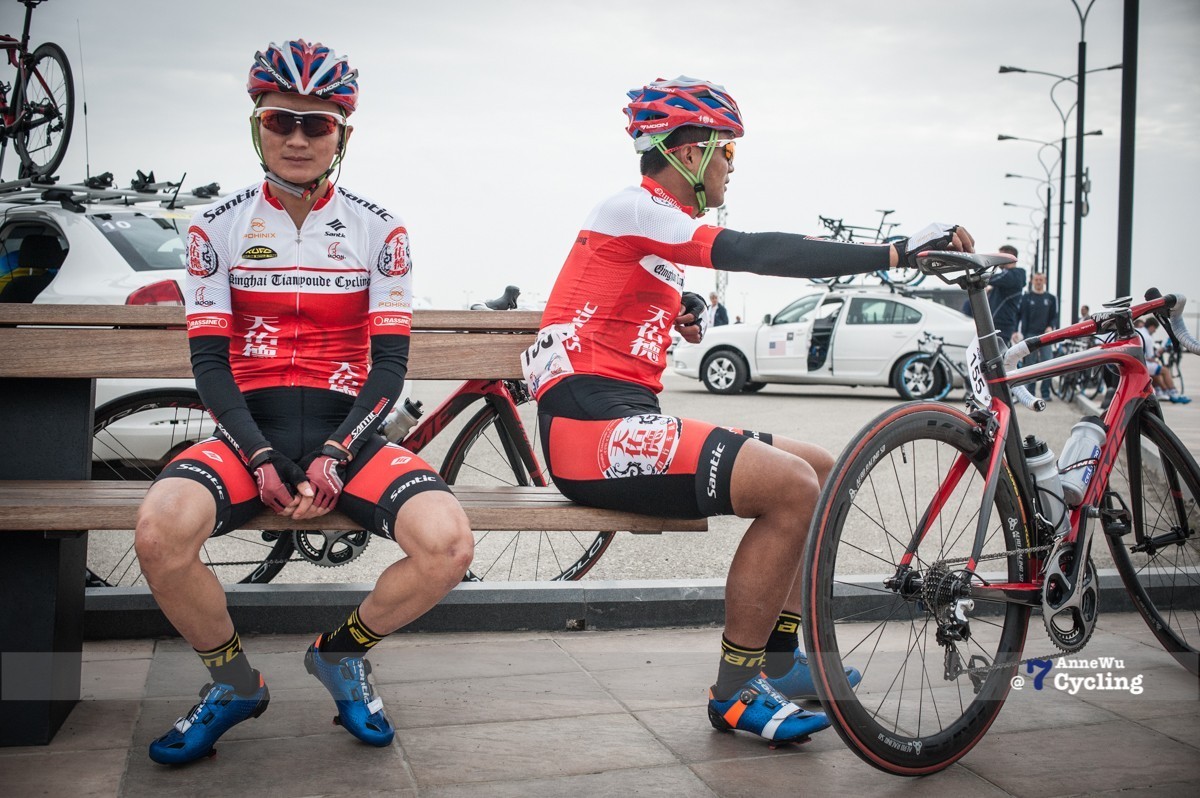 青海队在比赛中奋力拼搏，实现逆袭