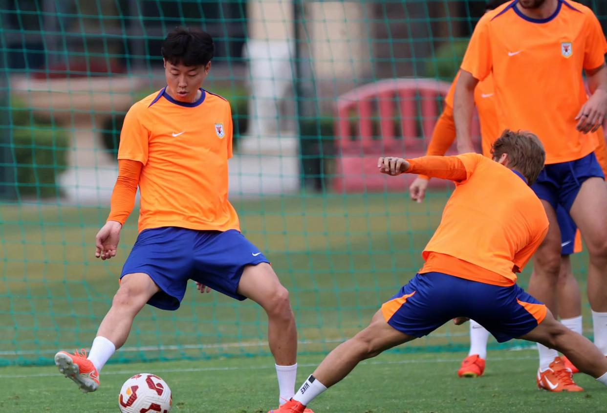 球员训练不懈，为取得好成绩而努力