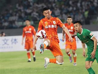 东亚球队夺得胜利，跻身亚冠强