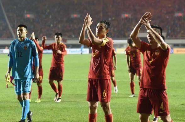 关于意大利队主场失利，晋级形势岌岌可危的信息