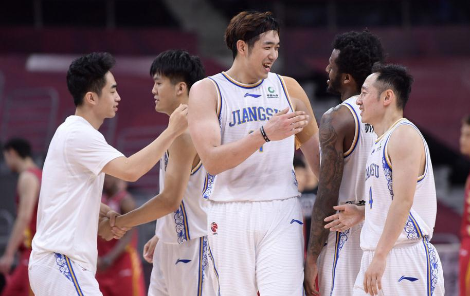 关于江苏男篮挑战多迎难，团结拼搏获得良好成绩的信息