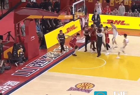 山西男篮击败对手，赢得比赛