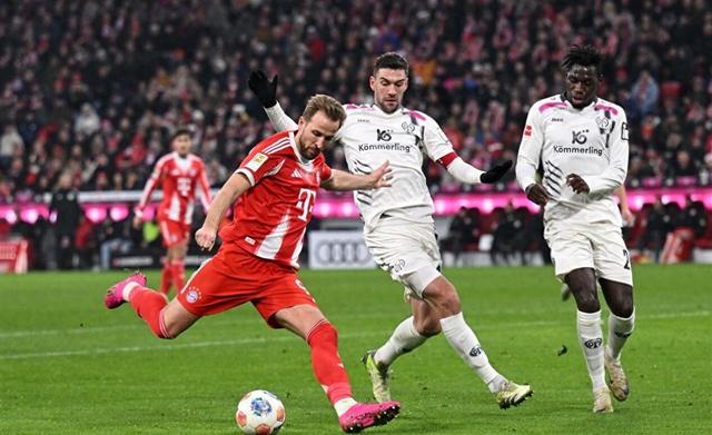 关于拜仁慕尼黑惨败，遭遇三连败的信息