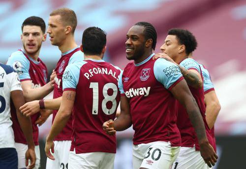 包含伯恩茅斯换帅成效显著保级艰难继续的词条