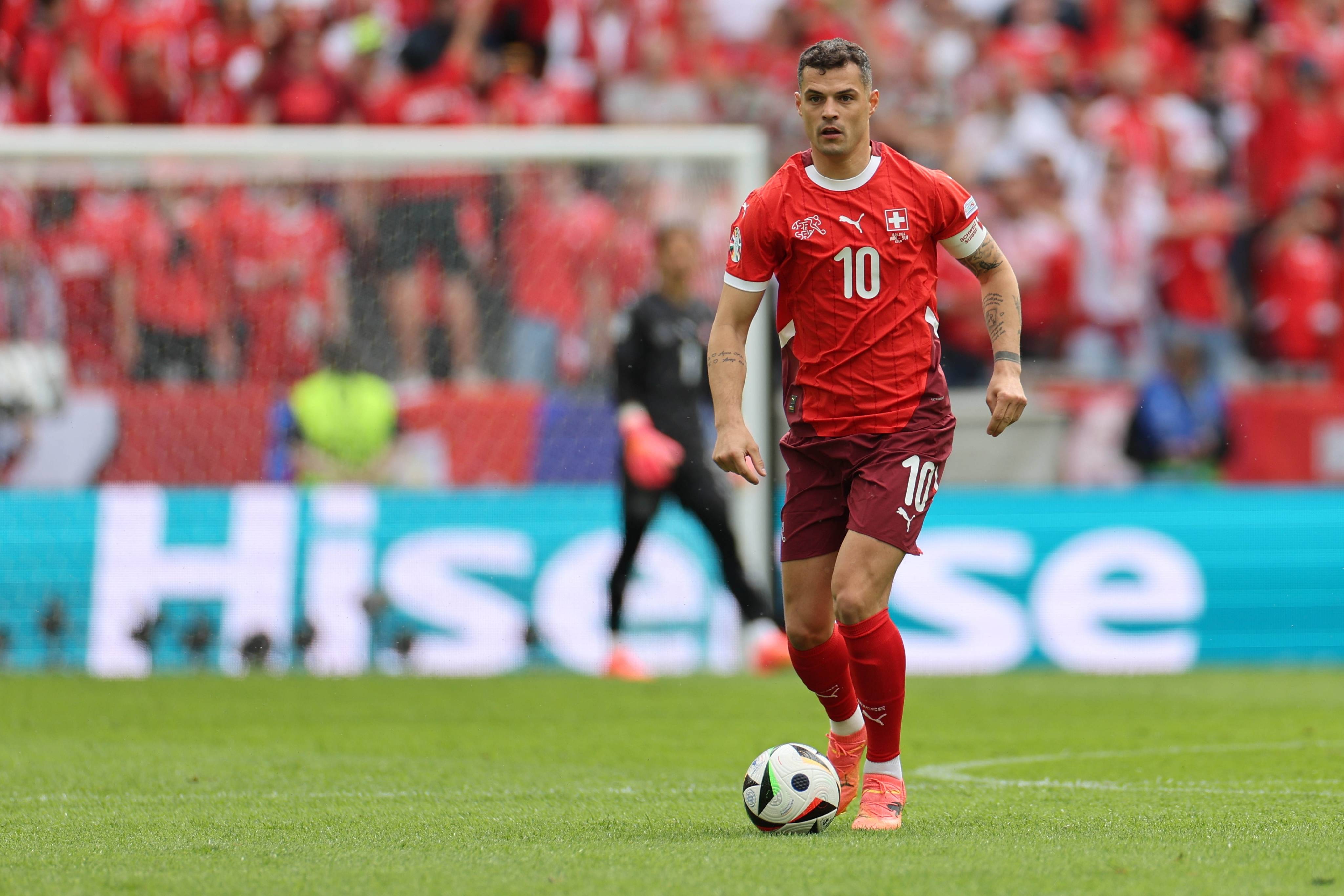 关于瑞典对阵瑞士，小组出线形势扑朔迷离的信息