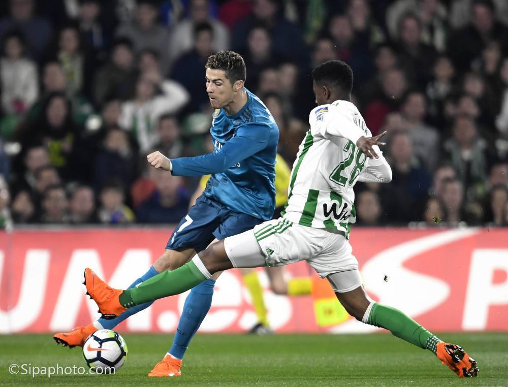 包含格拉纳达主场发挥出色，豪取胜利的词条