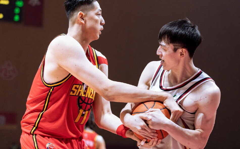 关于深圳男篮全队团结一致，争夺好成绩的信息