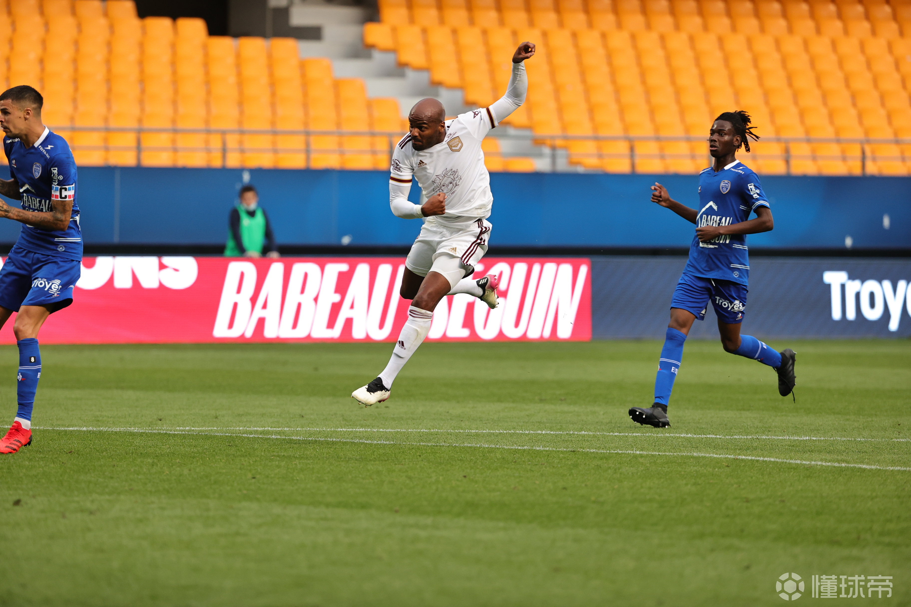 波尔多在客场-战平特鲁瓦，遭遇平局的简单介绍