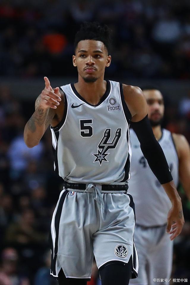 包含克鲁利新秀异军突起表现让球迷瞩目的词条