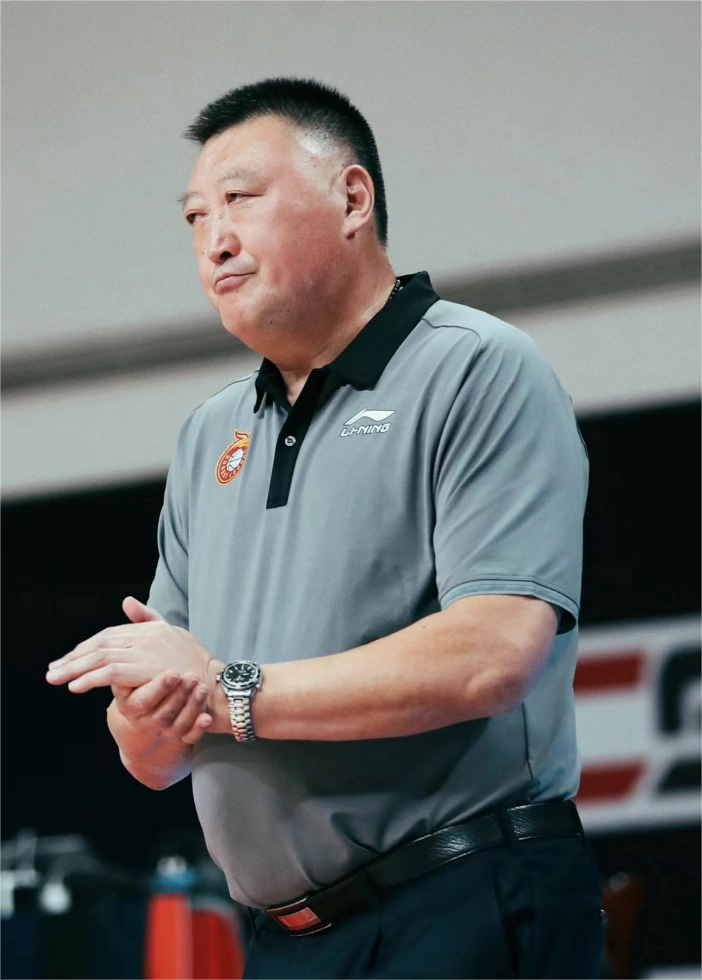 山西队主帅赞扬球员表现,豪取胜利 山西队主帅赞扬球员表现,豪取胜利