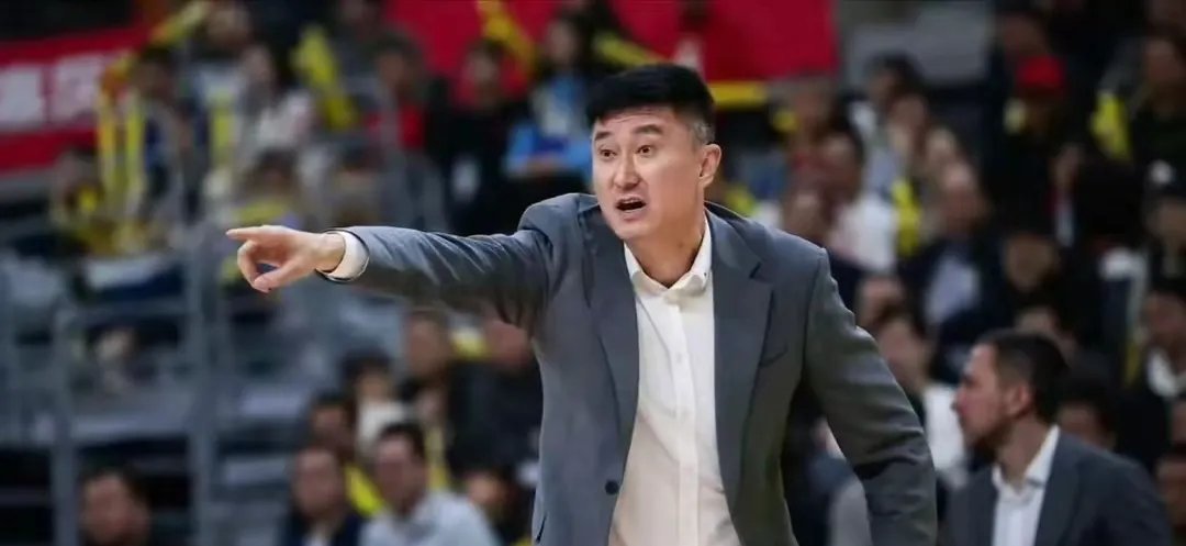 山西队主帅赞扬球员表现,豪取胜利 山西队主帅赞扬球员表现,豪取胜利