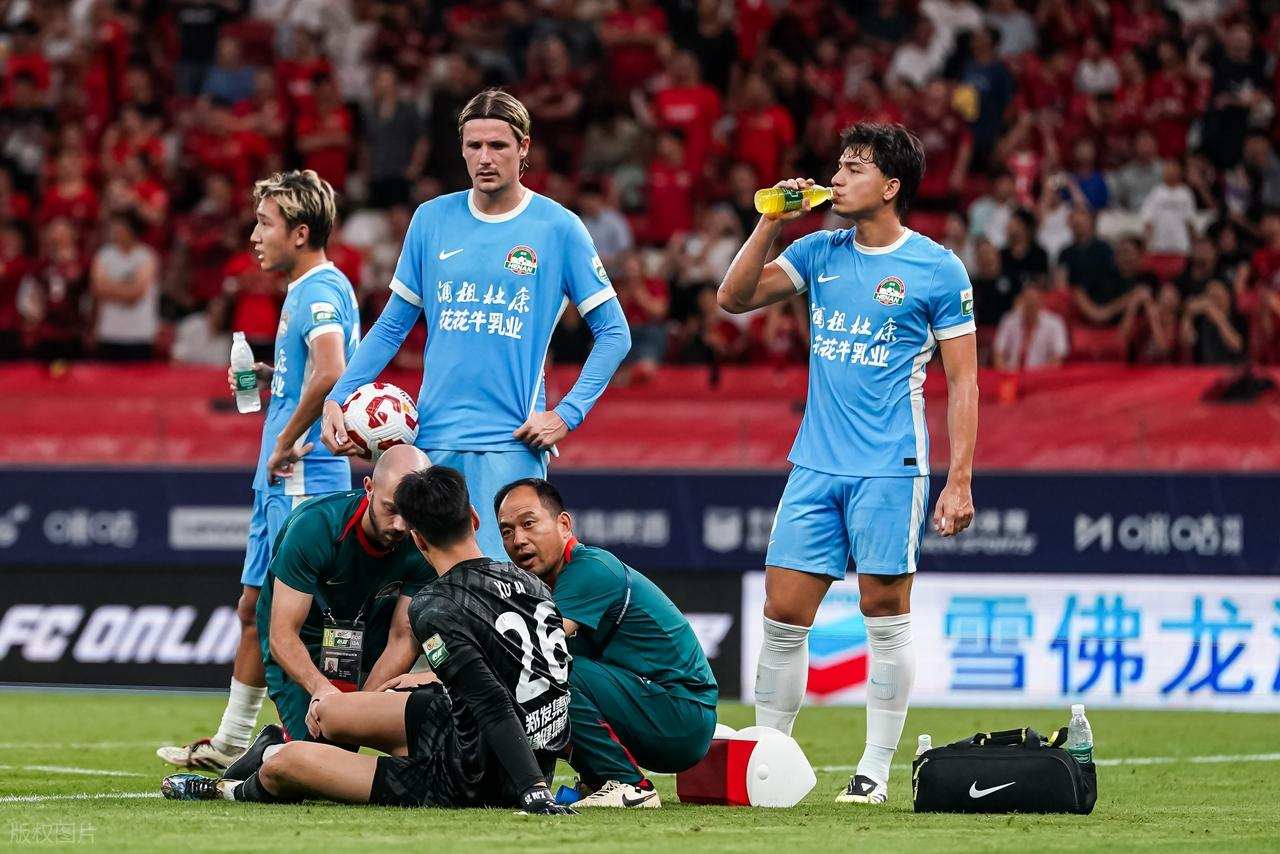 球队因新赛季策略不同，面临变革挑战