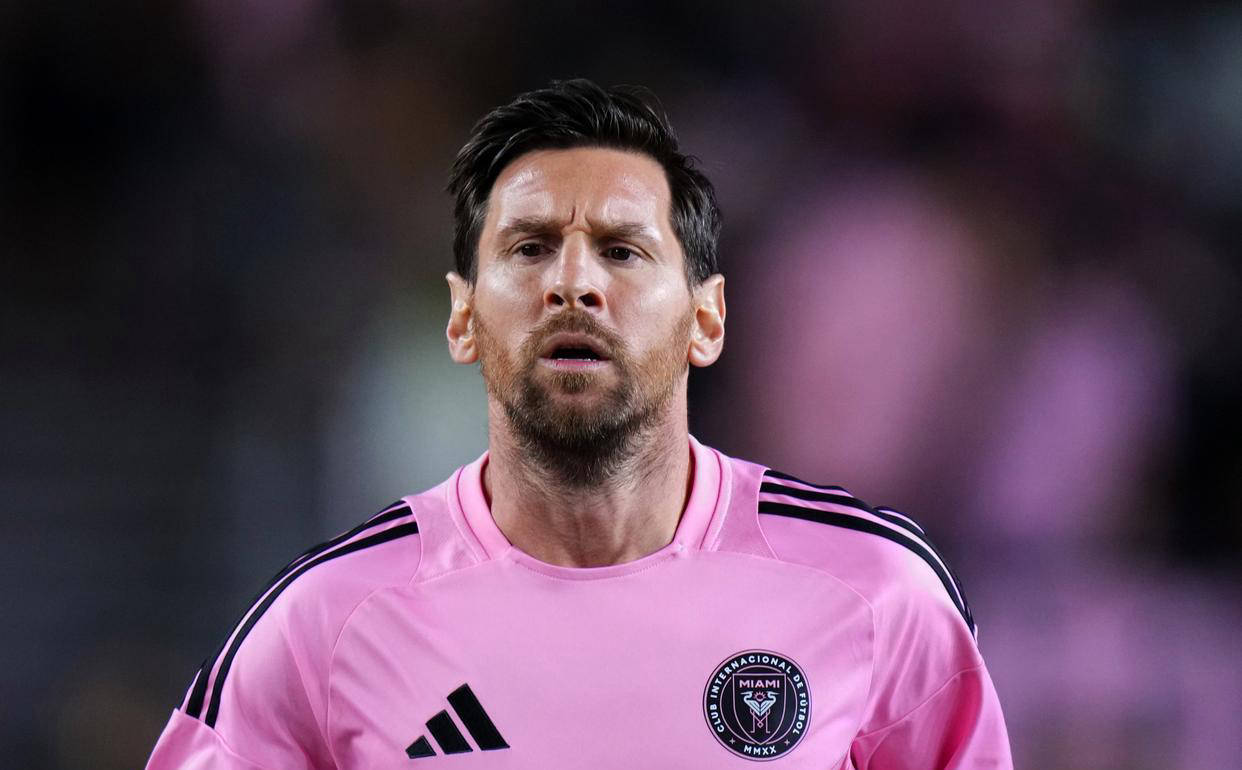 梅西重回巴萨，球队迎来新季挑战