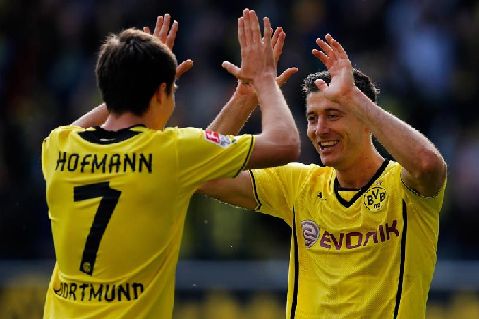 关于多特蒙德客场大胜，积分榜位置稳固的信息