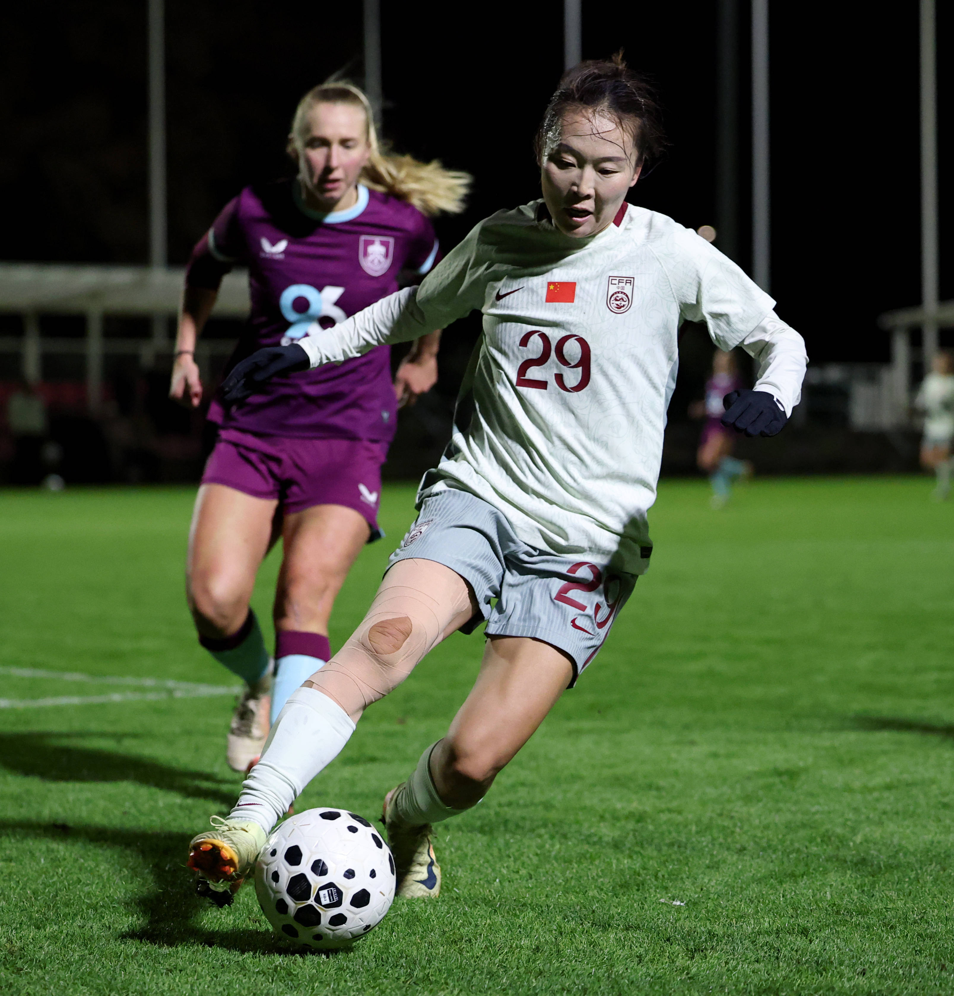 国际女子足球比赛精彩继续