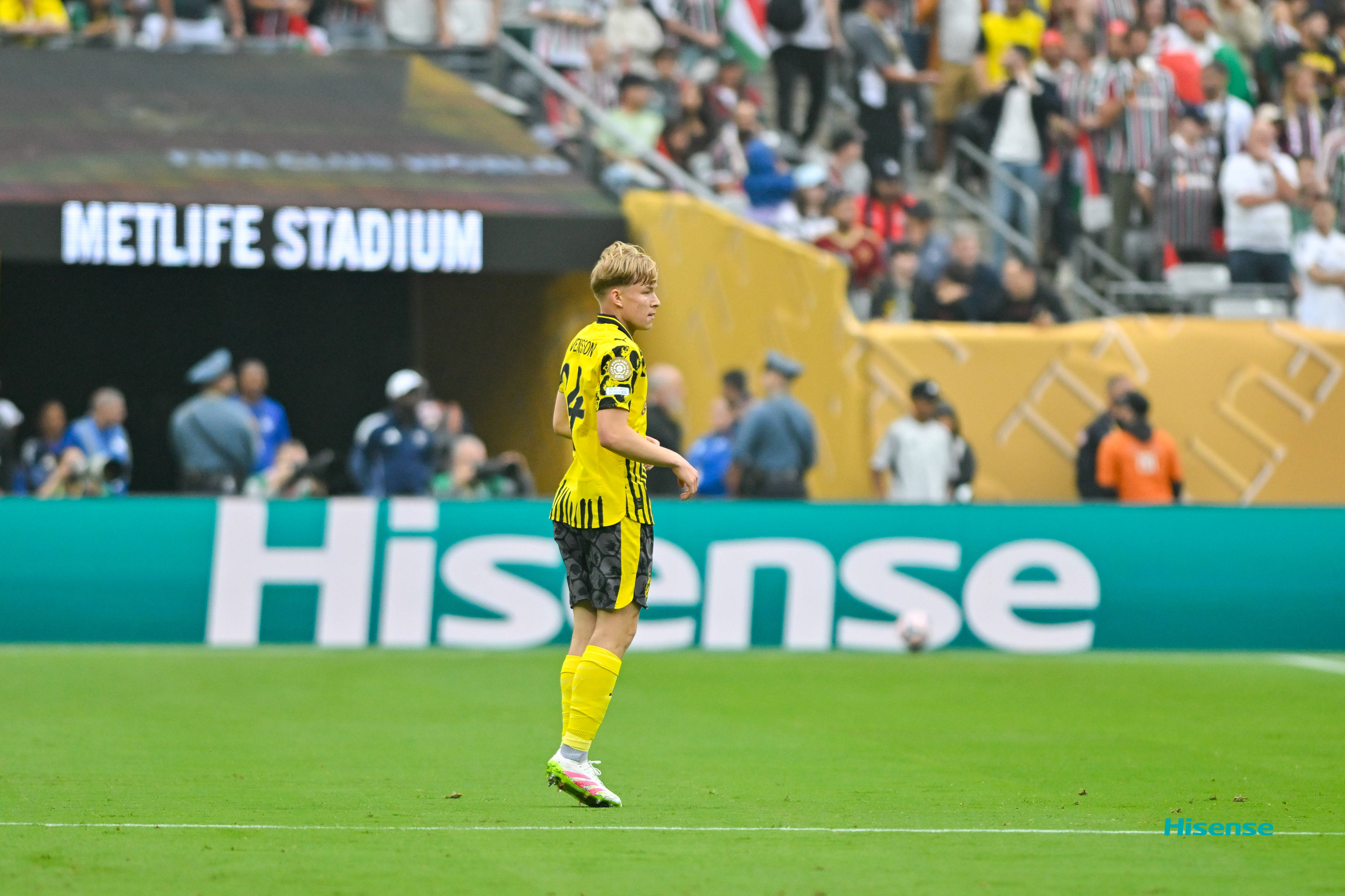 南美球队在洲际对抗赛中表现抢眼