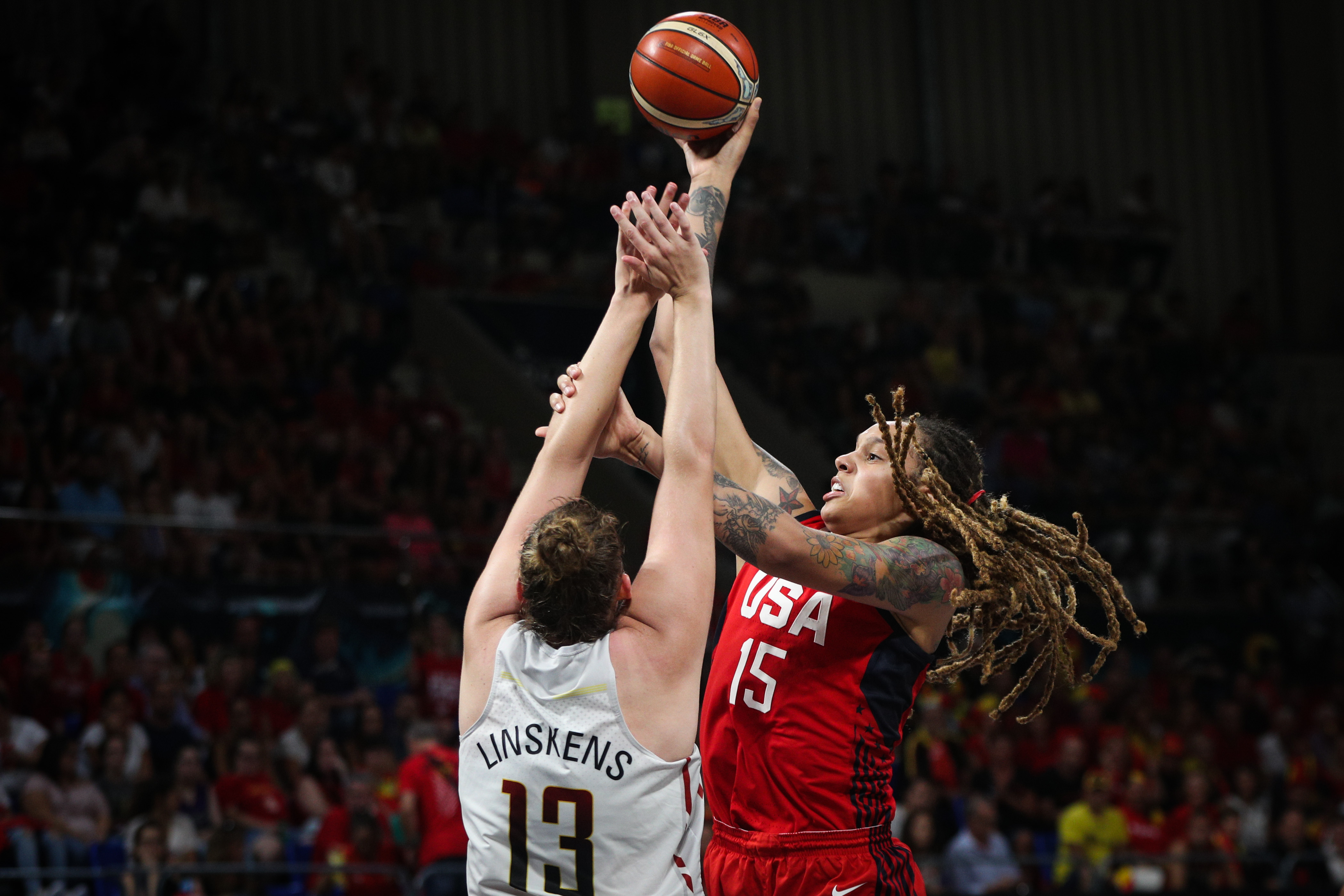 美洲杯篮球比赛集锦曝光，精彩瞬间回顾