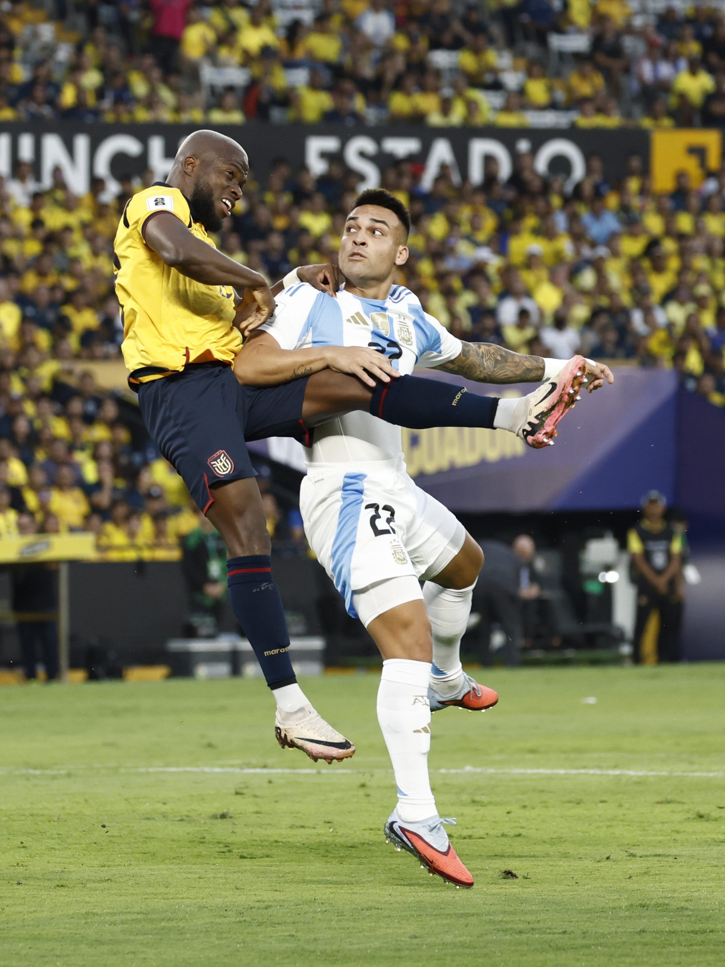 包含哥伦比亚惨遭厄瓜多尔淘汰，无缘美洲杯四强！的词条