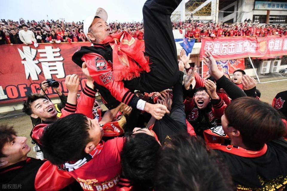 关于盐城大秦中甲夺下宝座，成功晋级中超联赛的信息