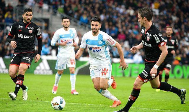 莱斯特城发挥稳定，冲击前四