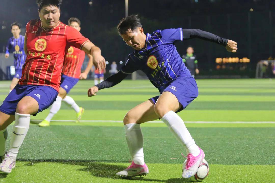 关于足球领域巅峰对决，赛场上风生水起的信息