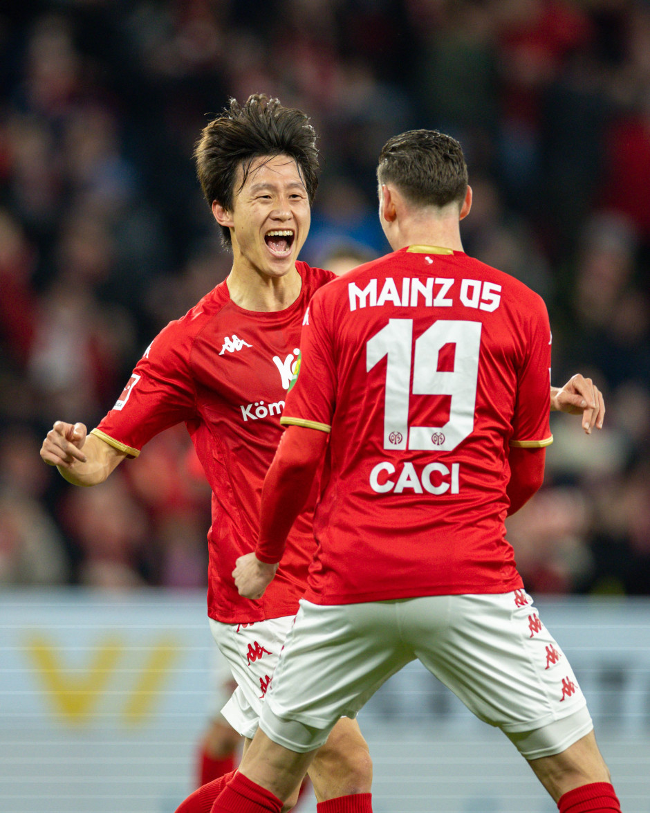 包含门兴格拉德巴赫战胜对手，稳健保级位置的词条