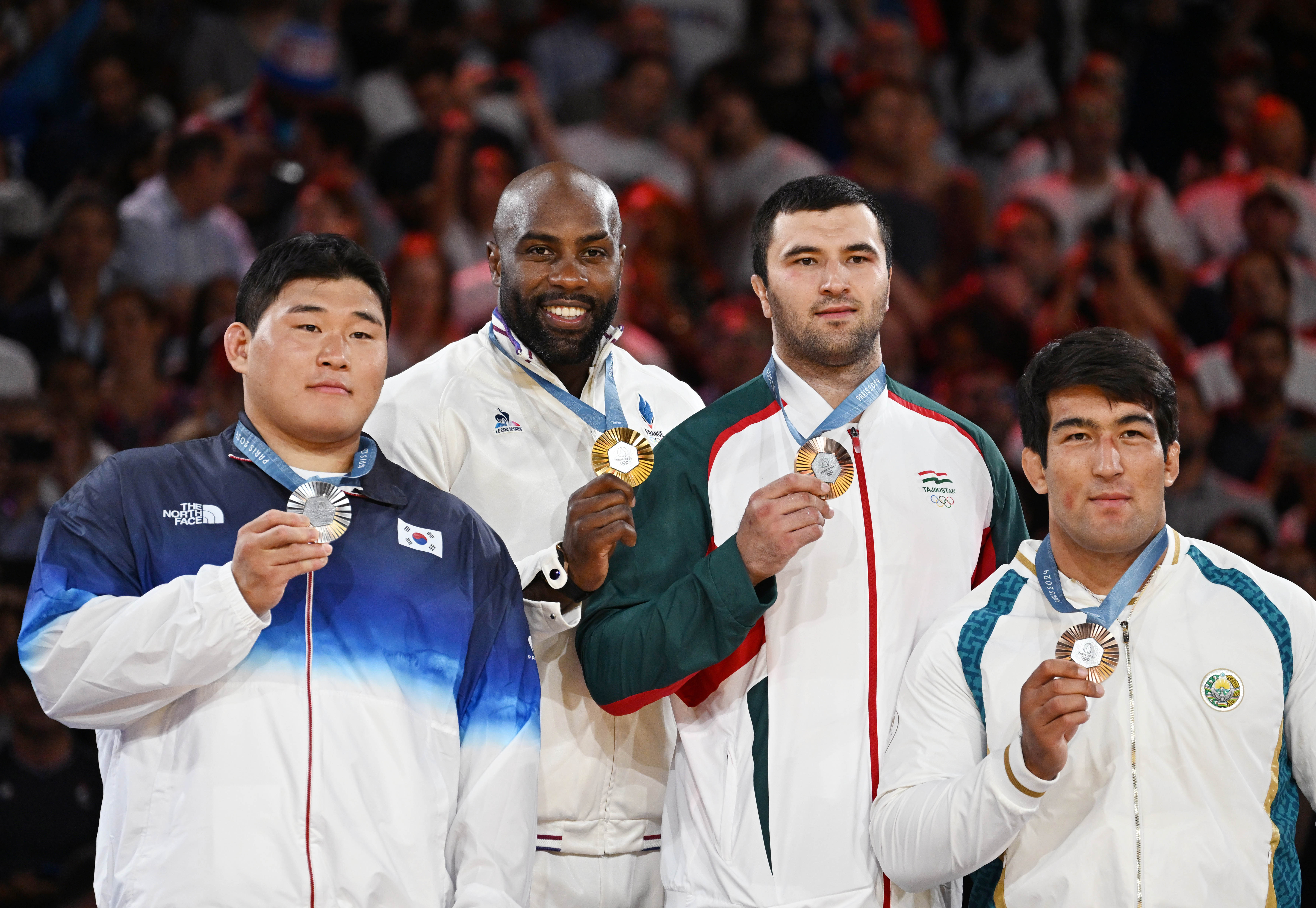 俄罗斯运动员在柔道比赛中获得金牌