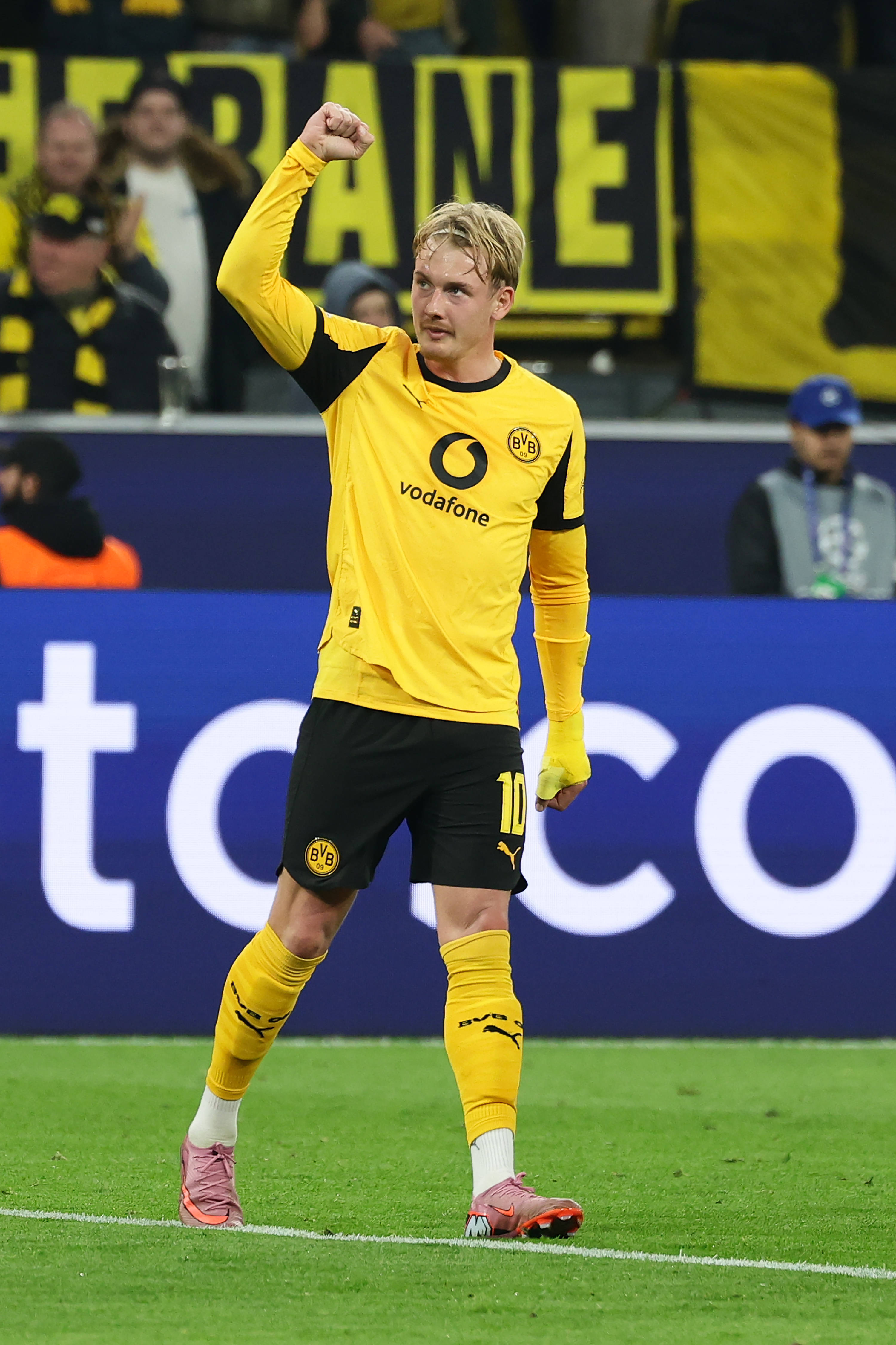 德国杯赛：多特蒙德大胜，晋级下一轮的简单介绍