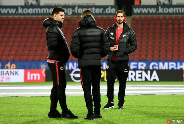 法兰克福客场逼平对手，保持不败记录的简单介绍