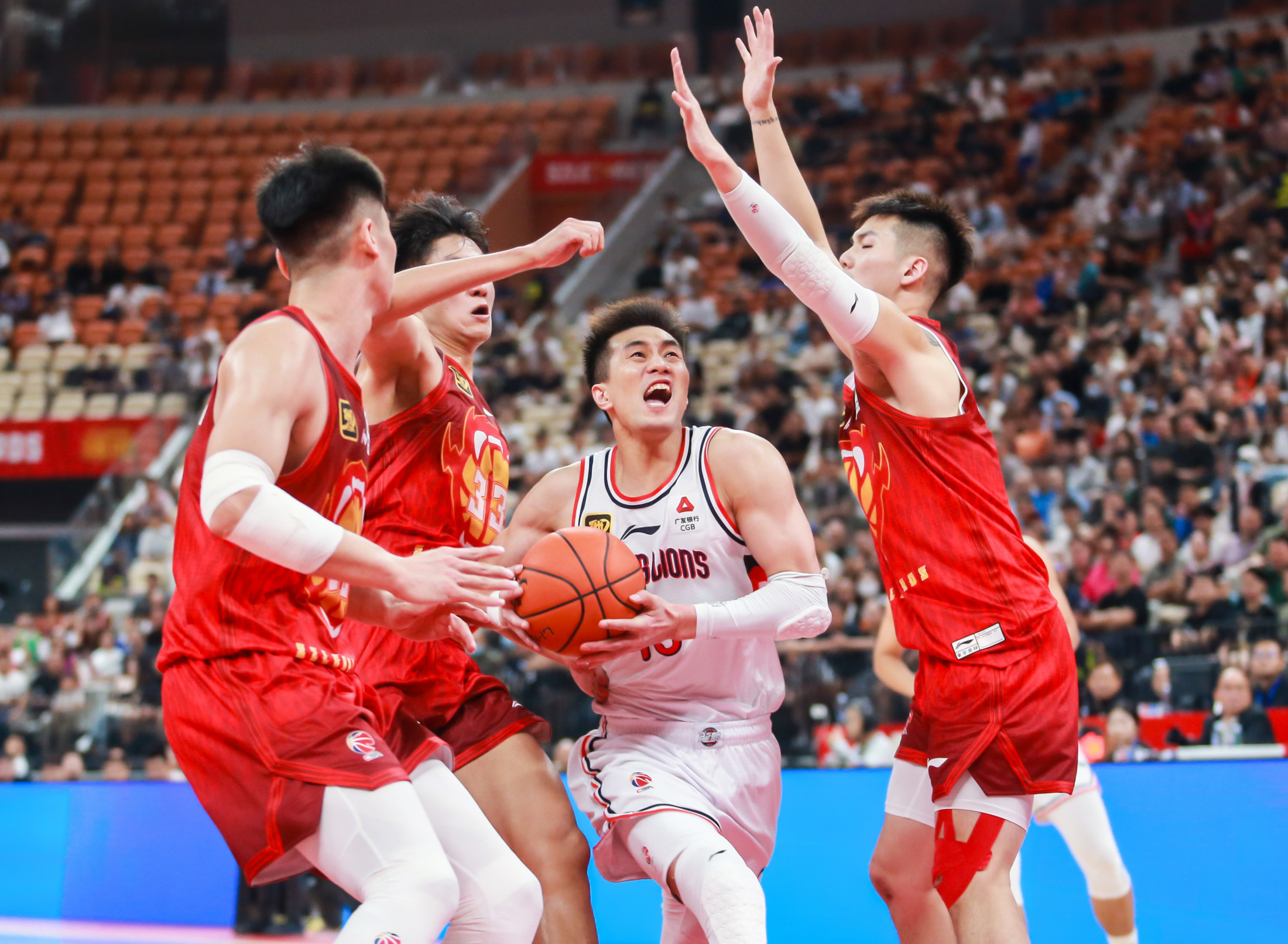 球队展望未来，矢志追求卓越表现